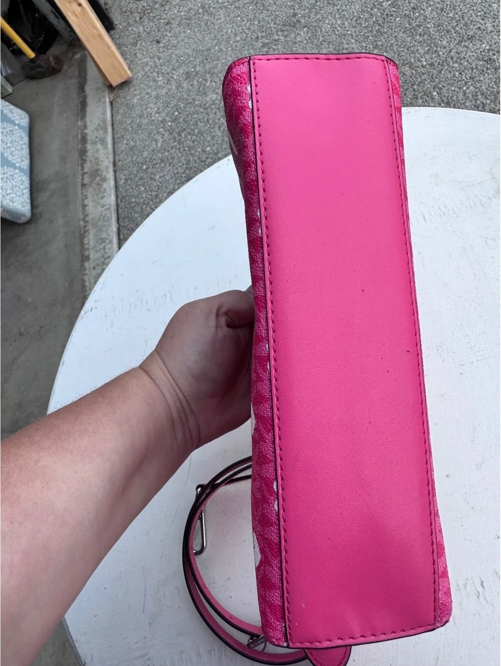 Michael Kors Sheila SM Center Zip Satchel Pink Heart Valentine Crossbody Bag